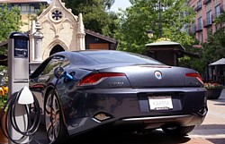 Fisker Karma am ChargePoint in San Diego