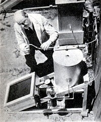 Otto H. Mohr mit solarem Wasserstoffgerät