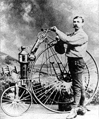 Copeland mit Dampfmotorrad