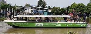 Elektrofähre in Bangkok