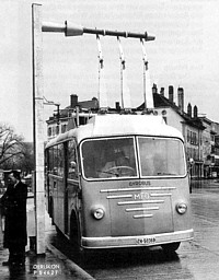 Gyrobus beim Aufladen