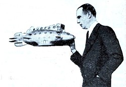 Johnson mit Modell-Luftschiff