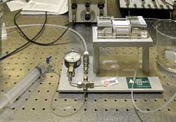 Versuchsaufbau einer elektrokinetischen Batterie