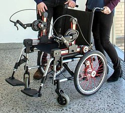 Kurbel-Rollstuhl der TU Wien