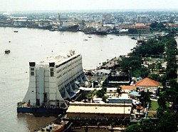 Floating Hotel in Kumgang