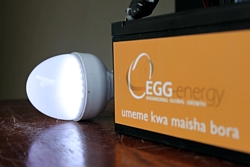 Batterie und Leuchte der EGG Energy