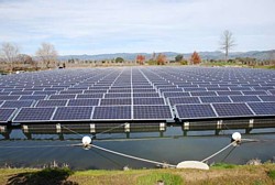 Schwimmende PV-Anlage